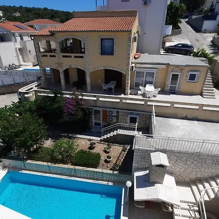 Apartment Dario Razanj
