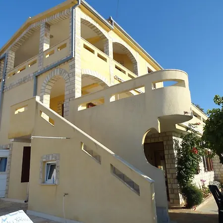 Apartment Dario
