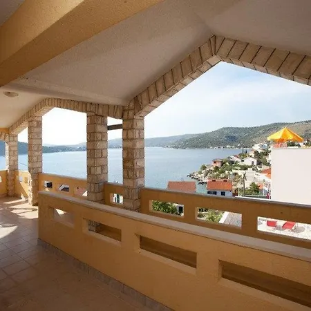 Dario شقة Ražanj